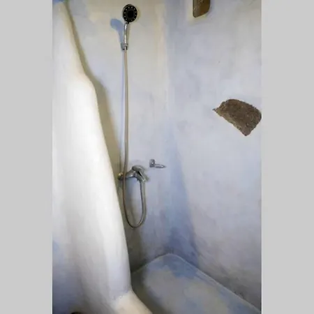 Traditionally Designed 2 Bedroom House With Pool * Páros