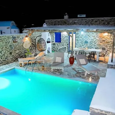 Traditionally Designed 2 Bedroom House With Pool Páros
