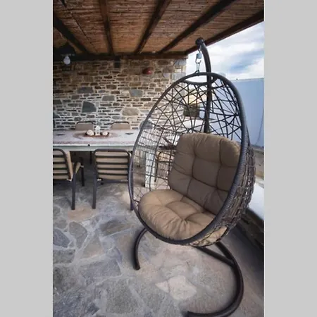 Traditionally Designed 2 Bedroom House With Pool
