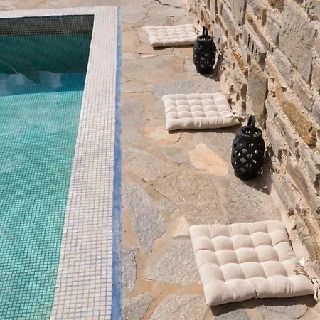 Traditionally Designed 2 Bedroom House With Pool