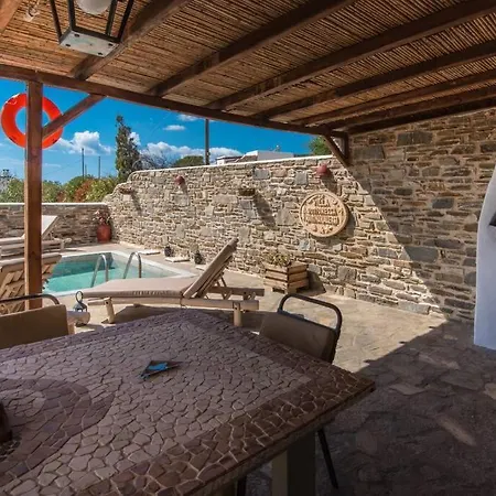 Traditionally Designed 2 Bedroom House With Pool
