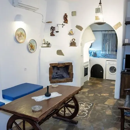شقة Traditionally Designed 2 Bedroom House With Pool باروس